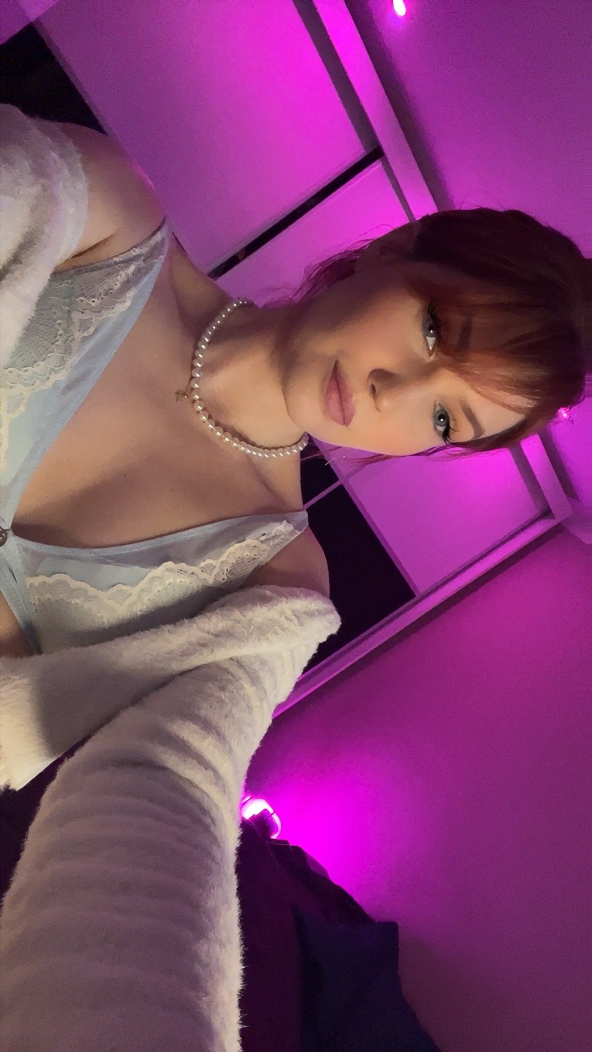 Do you like my fluffy sweater? https://t.co/JGOg0ra5LY
