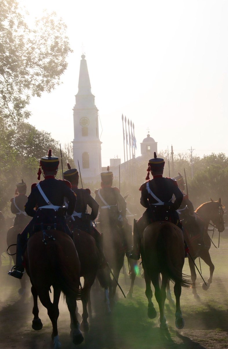 Granaderosarg's tweet image. Febo asoma, ya sus rayos
iluminan el histórico convento…
En el día en que conmemoramos el 213 aniversario de nuestro bautismo de fuego ¡Buen martes para todos!

#FelizMartes #HerederosDelLibertador #UnRegimientoConHistoria #SomosHistoriaViva #Granaderos