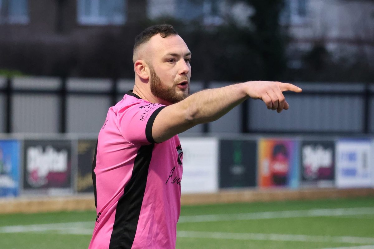 Roffey Football Club tweet media