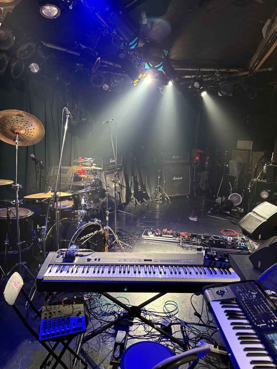 まもなくオープンです　いつもよりちょっと機材が多めです