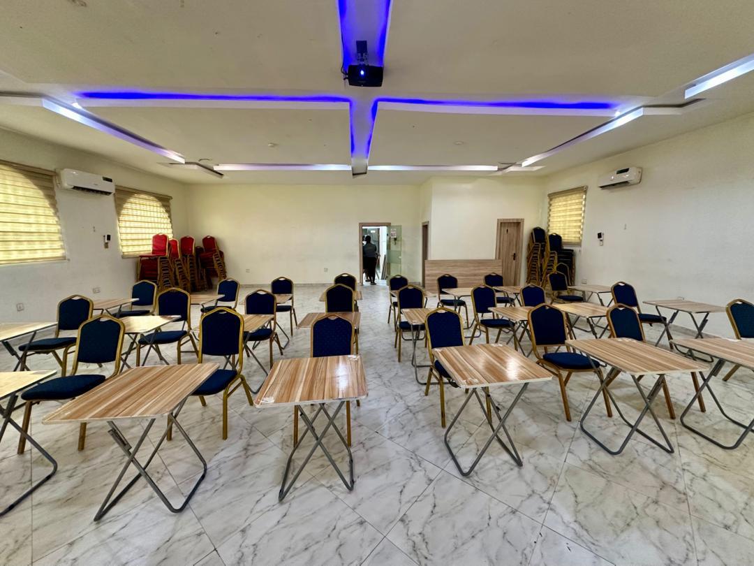 premierhubng's tweet image. A space designed to bring ideas to life ✨
Our event room is perfect for trainings, workshops, seminars, and impactful gatherings. It’s spacious, comfortable, and fully set up to support productivity and collaboration.
Ready to host your next event?

#EventSpace