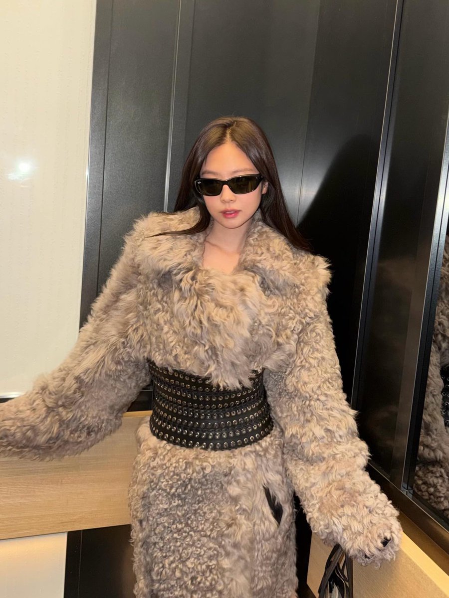 jnkzip's tweet image. 🧛‍♀️