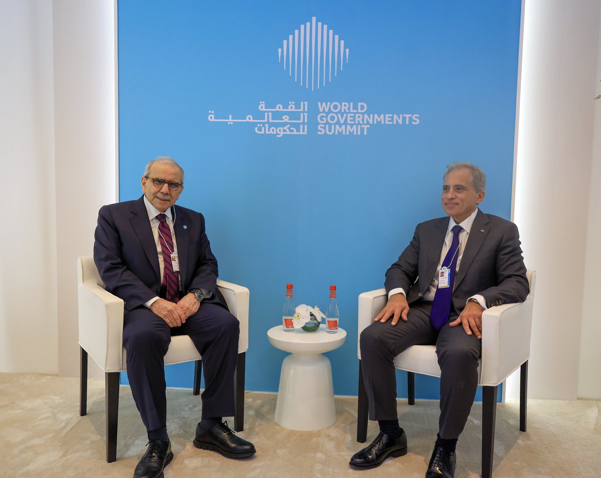 PrimeMinistry's tweet photo. رئيس الوزراء الدكتور جعفر حسَّان يشارك في القمَّة العالميَّة للحكومات في دبي ويبحث مع الشيخ منصور بن زايد سبل تعزيز التَّعاون الثُّنائي الأخوي بين البلدين، خصوصاً في المجالات الاقتصادية والاستثماريّة

حسَّان وبن زايد يؤكِّدان حرص البلدين المشترك على توسيع آفاق التعاون بينهما؛ تحقيقاً لرؤى وتطلُّعات جلالة الملك عبدالله الثَّاني وأخيه سمو الشيخ محمَّد بن زايد آل نهيَّان

حسَّان وبن زايد يؤكِّدان أهمية الشَّراكة الاقتصاديَّة والاستثماريَّة بين الأردن والإمارات في ضوء اتفاقيَّة الشراكة الاقتصادية الشاملة الموقَّعة بينهما

رئيس الوزراء يبحث مع نظيره اللُّبناني ورئيس حكومة إقليم كردستان العراق تعزيز علاقات التَّعاون المشترك ومجمل الأوضاع في المنطقة

التفاصيل: https://t.co/drIExcsTnp