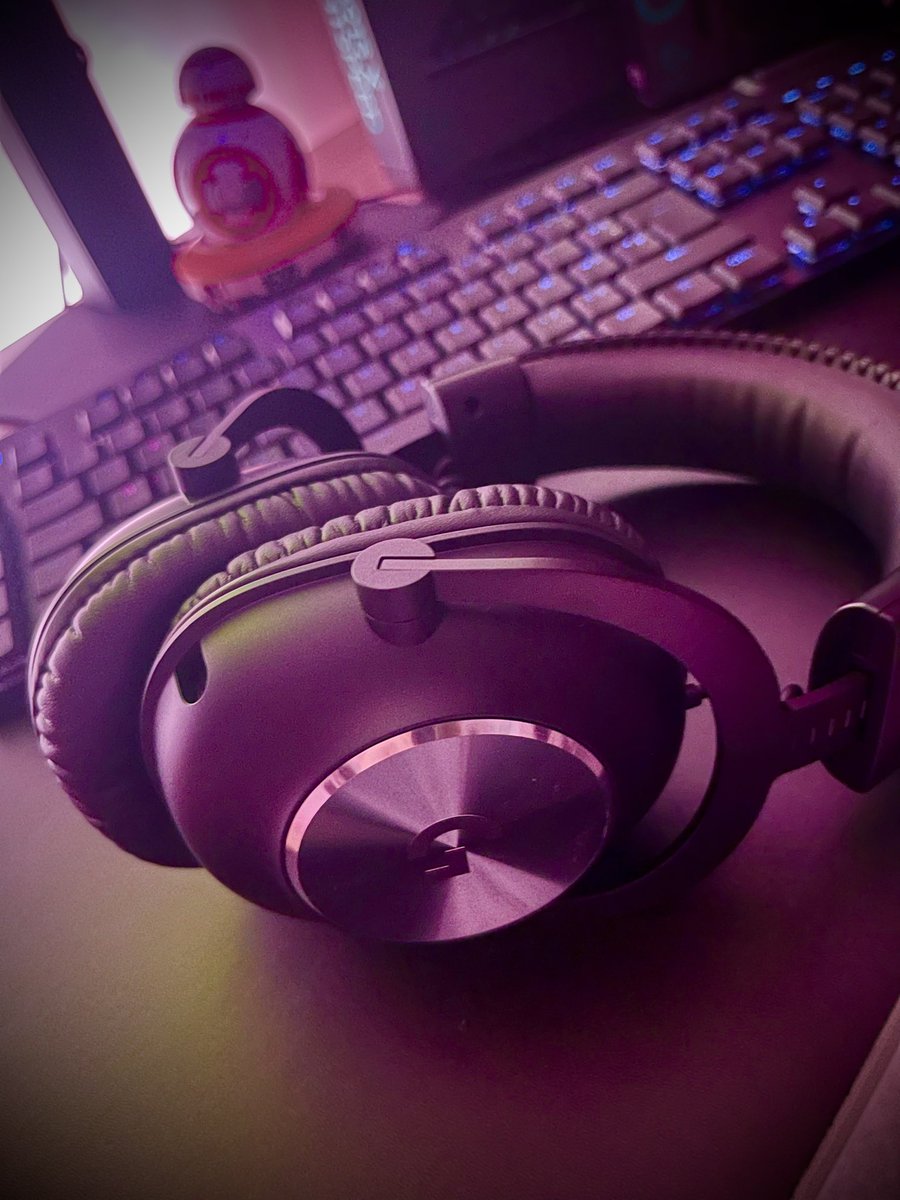 LDLC's tweet photo. 🎉 Jeu concours anniversaire LDLC – 30 ans ! 🎉

FOCUS SUR... 3 lots Logitech G :

🖱️ Précision : la souris G502 X
⌨️ Confort : le clavier G915 X Lightspeed Tactile
🎧 Immersion : le casque Pro X Wireless Lightspeed 

Ces trois pépites font partie du setup anniversaire complet à 7 600€ à gagner pour nos 30 ans… 😏

Et bonus : pendant l’opération, ils sont aussi à -30% jusqu’au 8 février sur notre site, et dans nos magasins 

https://t.co/Yod3lTsATC
 
👇 Dites-nous en commentaire : vous choisissez lequel en premier parmi les trois ?