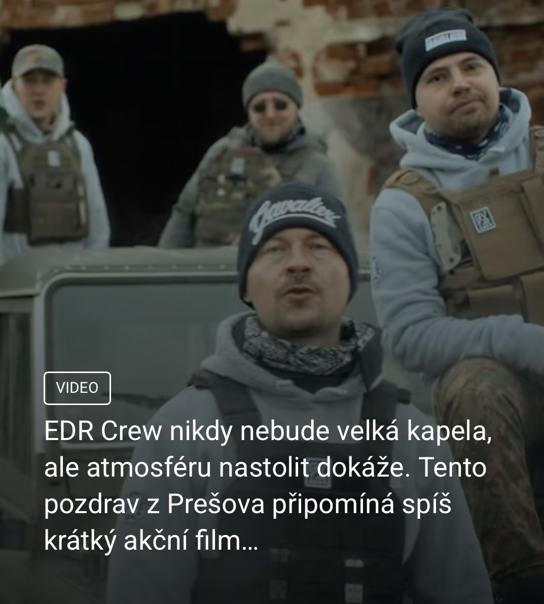 EDR Crew už mají něco za sebou. DJ Rezumé a MC Erobeo jsou na východoslovenské scéně od roku 2003 a jejich cesta vedla přes různé formace i etapy, než se kolem roku 2017 znovu nadechli s jasným směřováním

bbarak.cz/edr-crew-nikdy…
