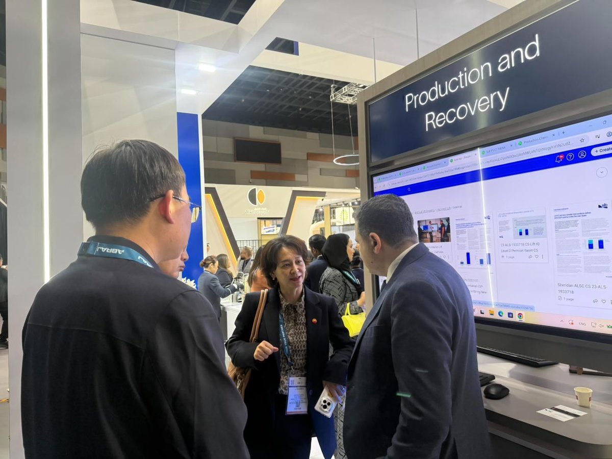 kogs_kuwait's tweet photo. The Exhibition Hall at The Arena Kuwait is buzzing!

From cutting-edge tech to massive machinery, check out how top companies are innovating for the future.

Stop by the booths to network and see the tech in action.

#TechShowcase #OilAndGas #Innovation https://t.co/YM6L2JJJCW