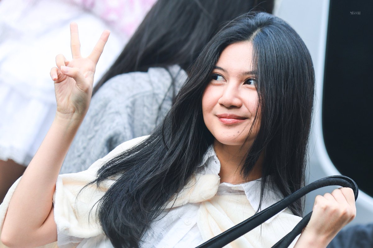 lunga_mbedil's tweet image. 260202 @AR_AnindyaJKT48 🤍🍥