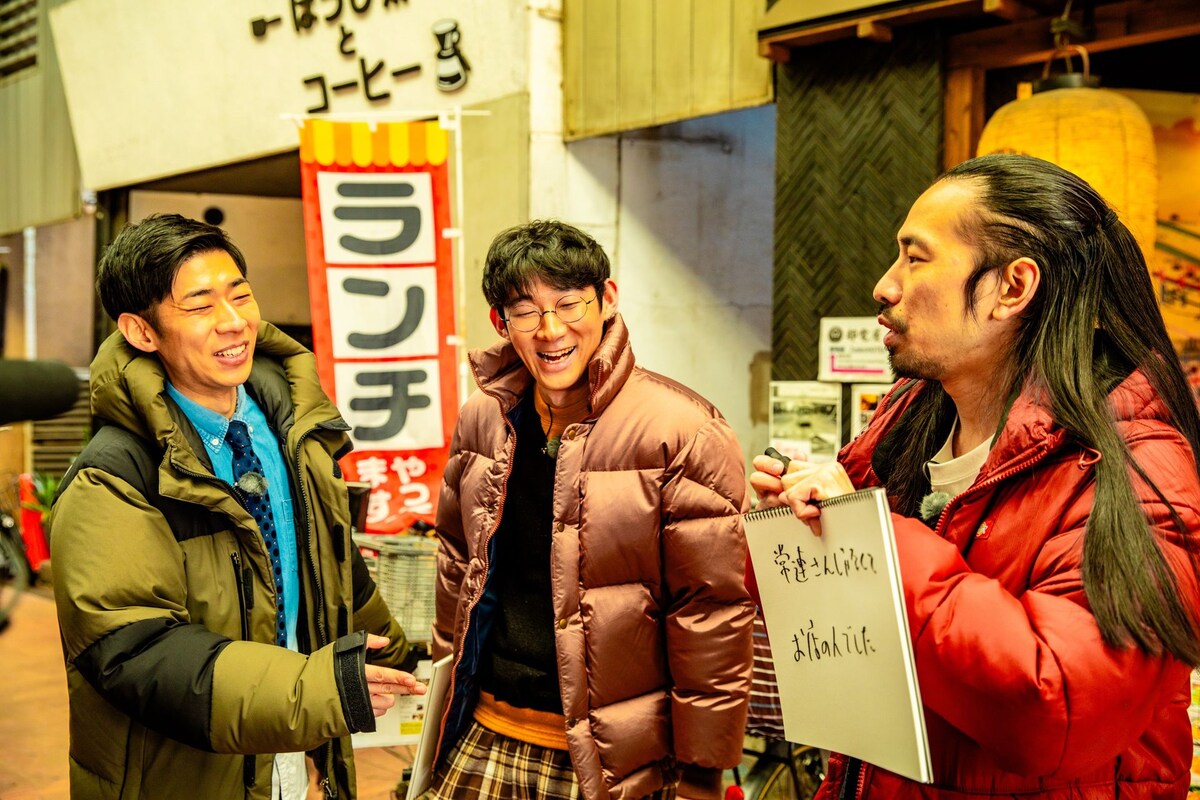 owarai_natalie's tweet photo. 堂前×川北の街ブラ大喜利、奥田×駒場の食リポ、エバース×腹話術人形が連日放送（コメントあり）
https://t.co/mjmb5VsHNK

#バラバラマンスリー https://t.co/MQUp7RrJdH