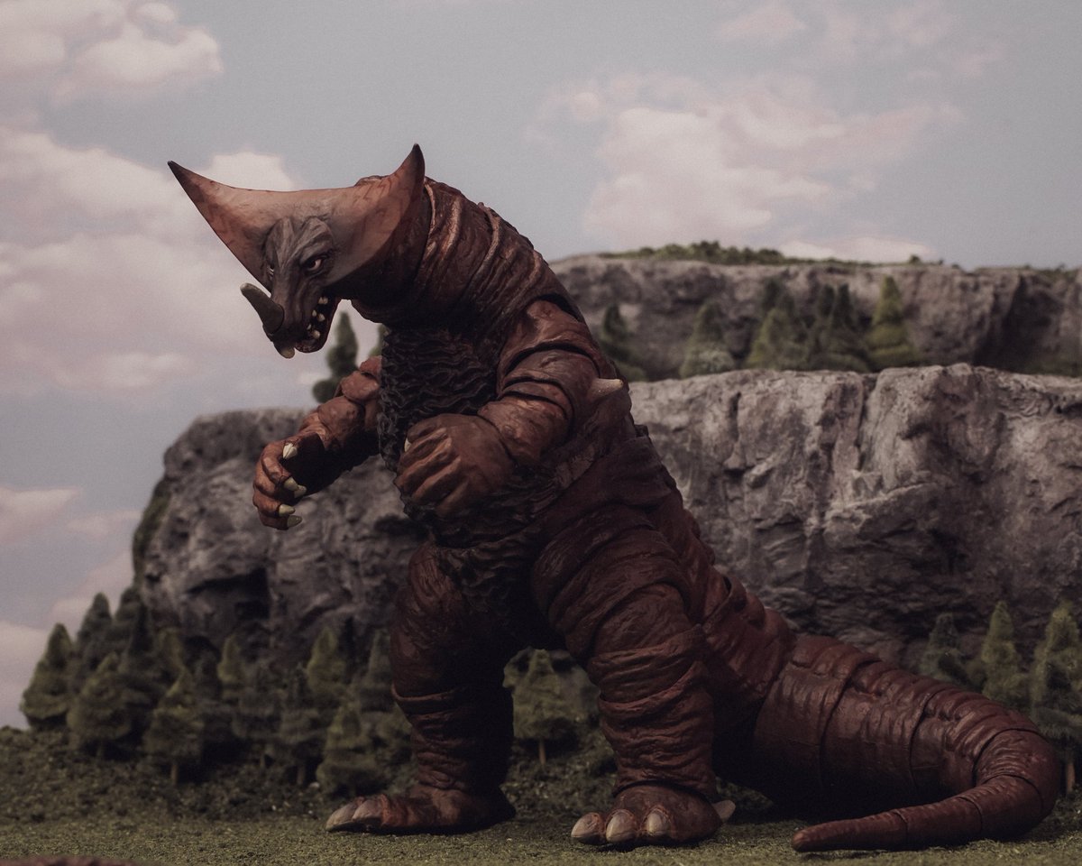 Ardhi - lagi kerjain side job bikin diorama base tweet media