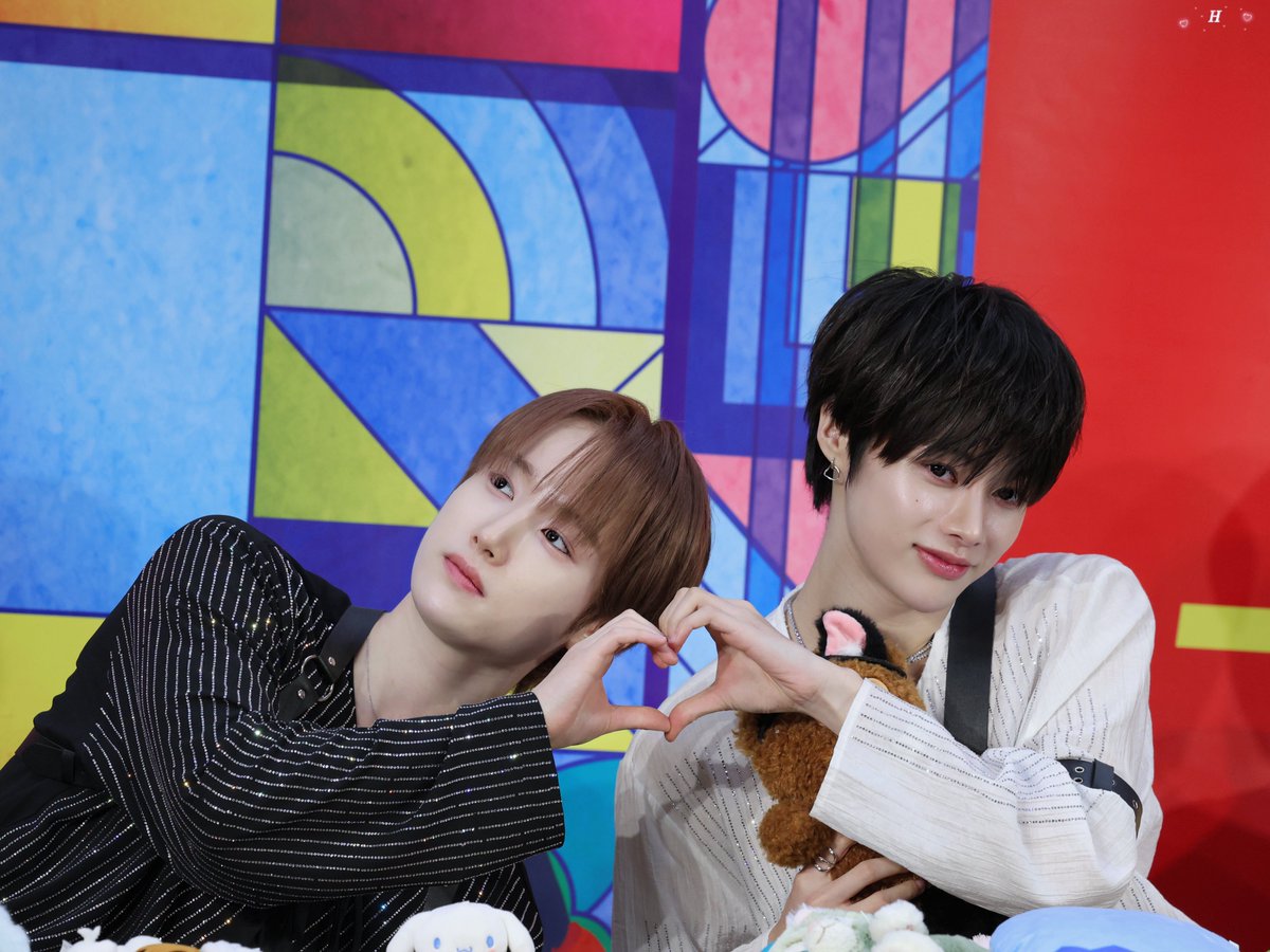 HKO4I7's tweet photo. 260202 

본빈즈🖤🤍

#TEMPEST #템페스트 #HANBIN #한빈 #오한빈 #HYUK #혁 #구본혁 https://t.co/iiISt3qcHB