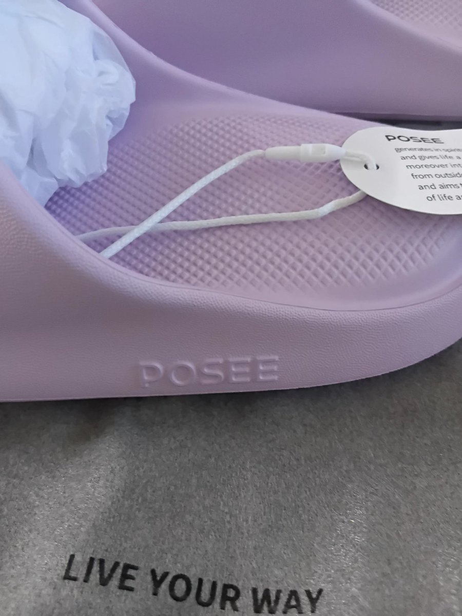Fochj2's tweet photo. ส่งต่อ รองเท้าผู้หญิงแบรนด์ POSEE ลายอุ้งเท้าแมว ไซส์ 39-40 เท้า 25 ซม. สีม่วง มือหนึ่ง 120 ส่งฟรี (ราคาช็อป 290 บ.) แถมถุงผ้าหูรูดแบรนด์ ใครสนใจ dm เลยค่ะ
#POSE #POSEE #ส่งต่อรองเท้า #ส่งต่อเสื้อผ้ามือ2 #ส่งต่อกระเป๋า   #รองเท้ามือสอง #รองเท้าผู้หญิง  #ตามหา https://t.co/aojnrngAN5