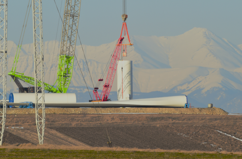 CQ_Liangjiang's tweet image. Chinese wind turbine maker Goldwind has installed the first turbine at the Ruisi #WindPower Project in #Georgia. 

As Georgia’s largest single wind power project to date 🏗️, it will annually generate #cleanpower🔋 equivalent to the power needs of 200,000+ homes 🏠. 

📷 Xinhua