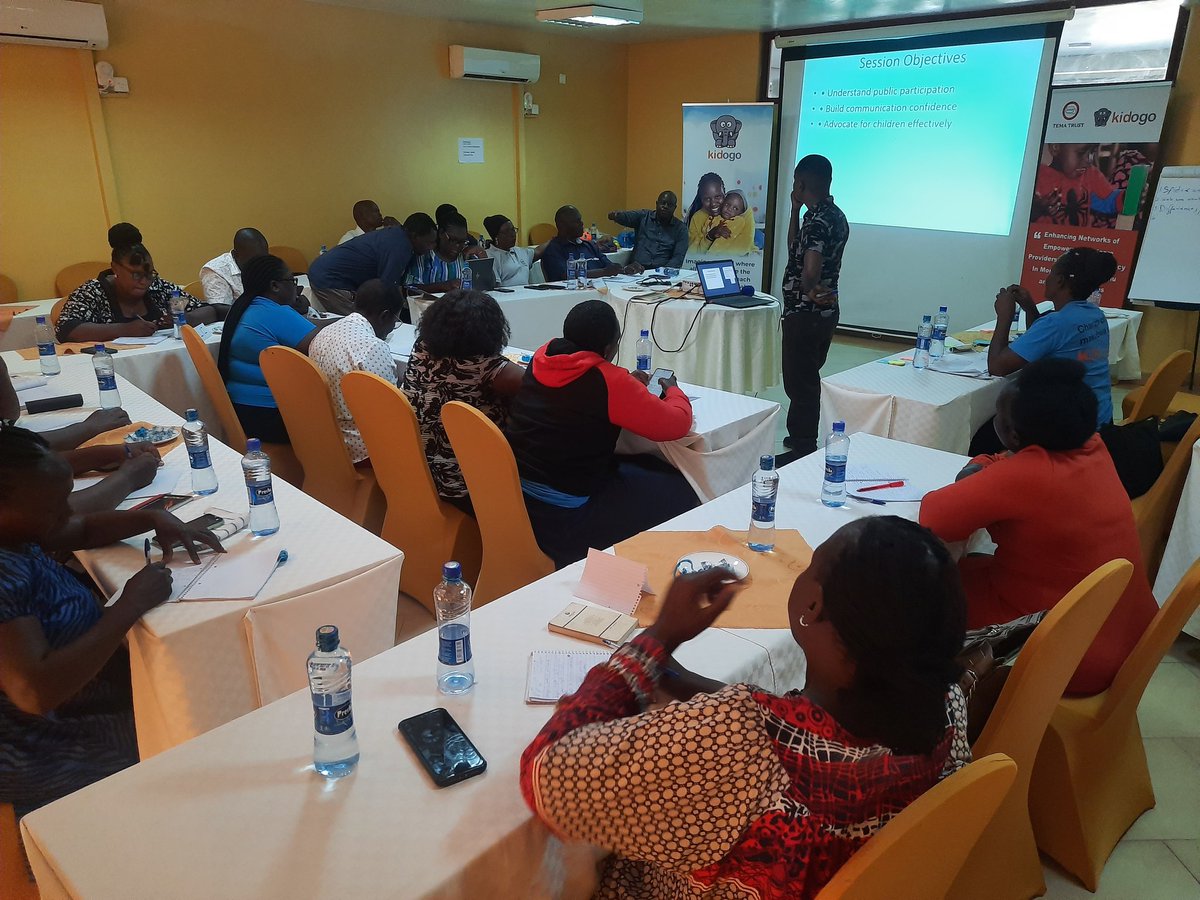 Tema_Research's tweet photo. Day 2.of our continued engagement with kisumu-based childcare providers. Today's capacity building session focused on Bill of rights and how best providers can strengthen their communication abilities. #strengtheningvoices. https://t.co/pYQxlnjMPE