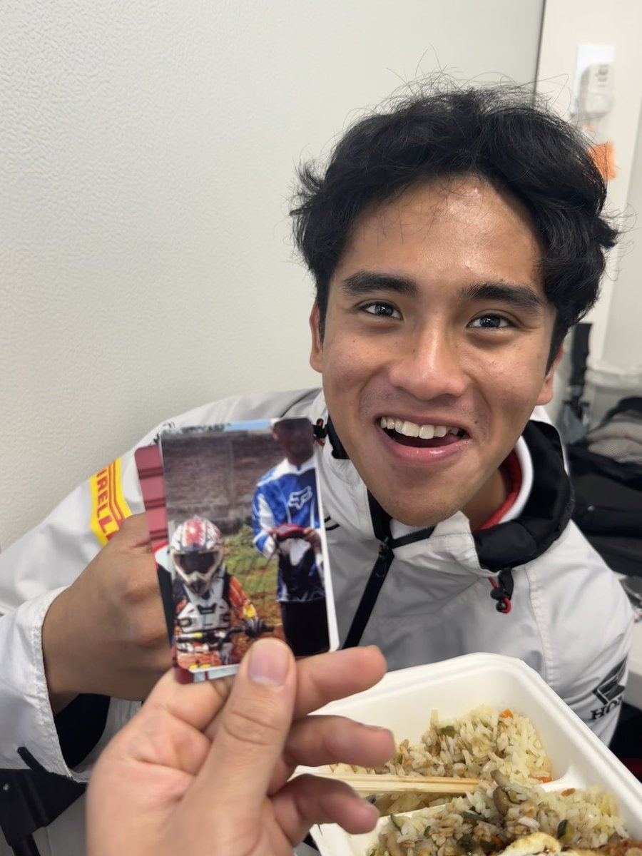 honda_team_asia's tweet image. 🔙 #TransformationTuesday by Mario Aji 🇮🇩

Can you guess how old was he in the photo?? 🕵️‍♂️🕵️‍♀️