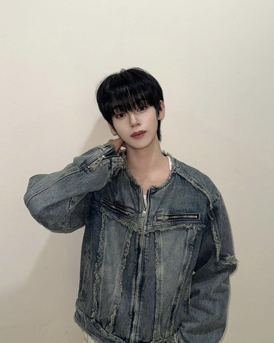 eunduduu's tweet photo. 나 안경콤있는거 어떻게알고 https://t.co/G69MZqHPmh