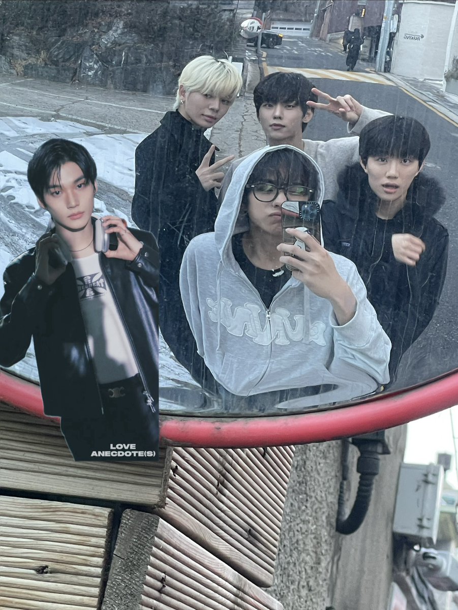 260203 🐼💬 6:07PM KST

🐼 [photo] x2
🐼 ㅋㅋㅋㅋ