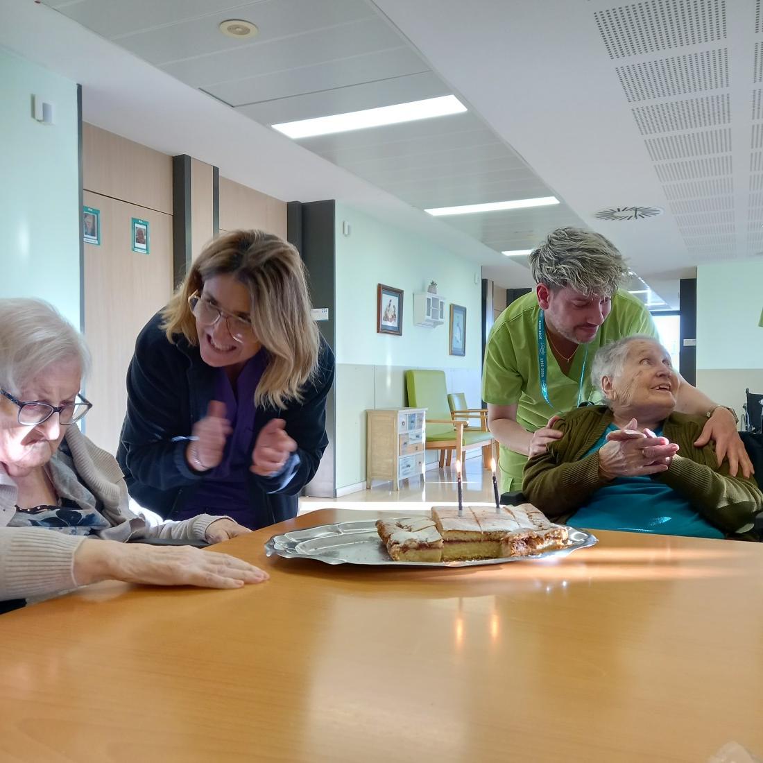 Celebrem els aniversaris a Verema dlvr.it/TQkDgH