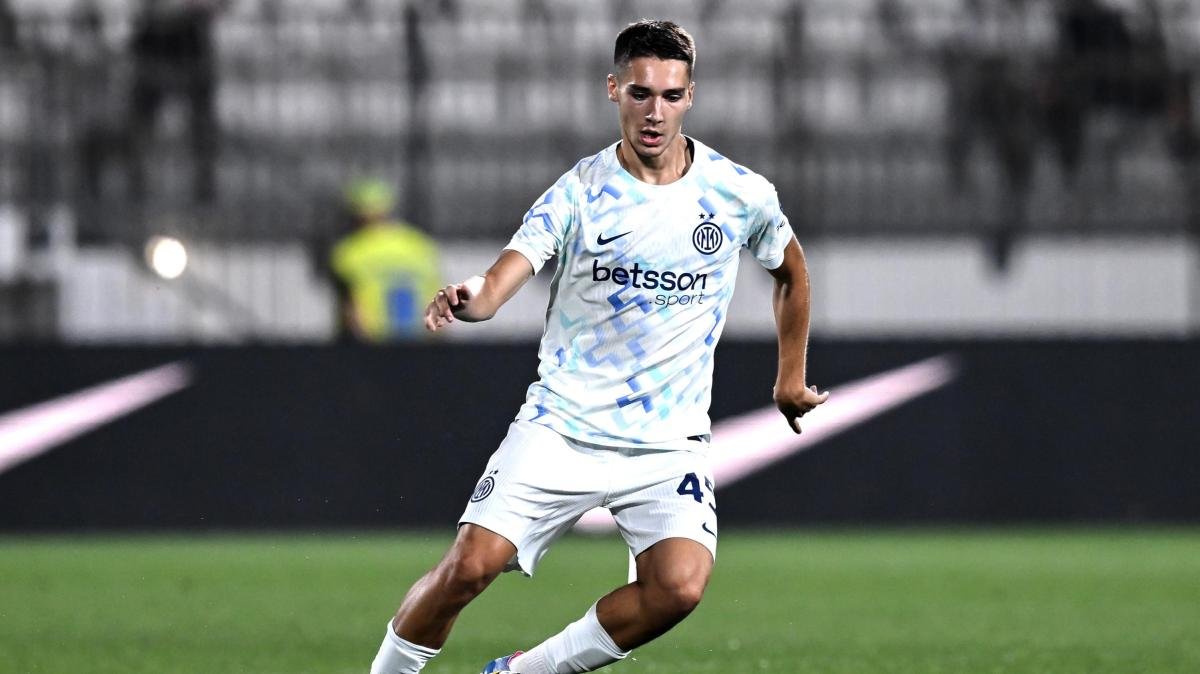 IlMaresca98's tweet photo. Scenario a sorpresa nel match di Coppa Italia tra #Inter e #Torino?
Attenzione a Leonardo #Bovo, centrocampista dell'U23 di Stefano #Vecchi, per una possibile maglia da titolare al posto di Petar #Sucic.
@tuttosport https://t.co/qnKVajMx6W