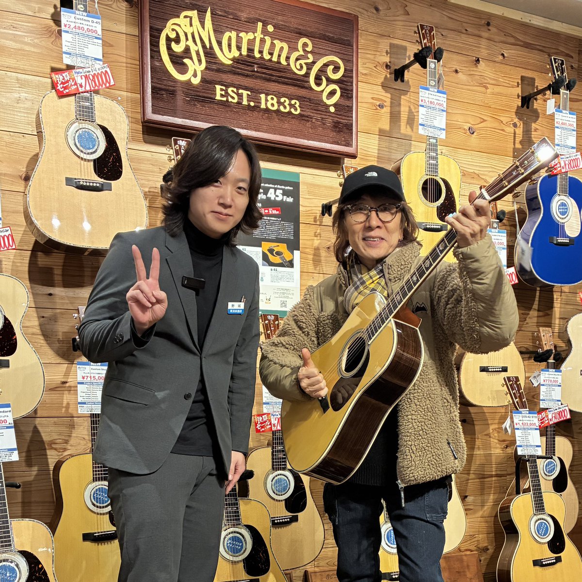 THE ALFEE 坂崎幸之助さんにご来店いただきました！
サインにお写真に快くご対応いただき感謝感激です！ありがとうございました！
ぜひまた遊びにいらして下さい！

#alfee 
#アルフィー