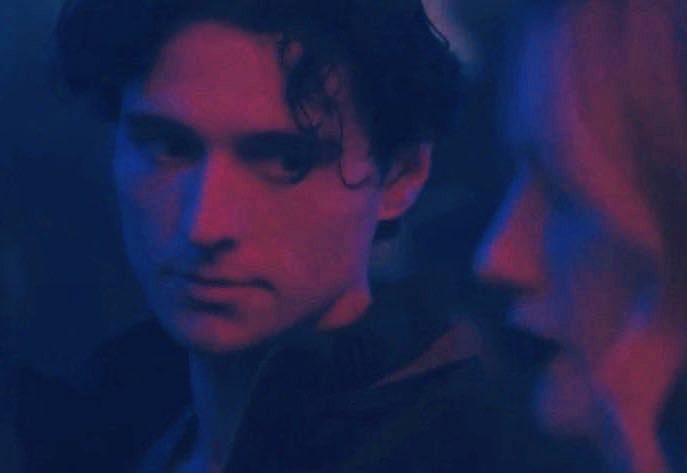 D0RIANSCROCHAN's tweet photo. broody protective man. mysterious past. emotionally devastating perception skills. yeah inject it straight into my veins alex #tellmelies https://t.co/jutKEof9hz