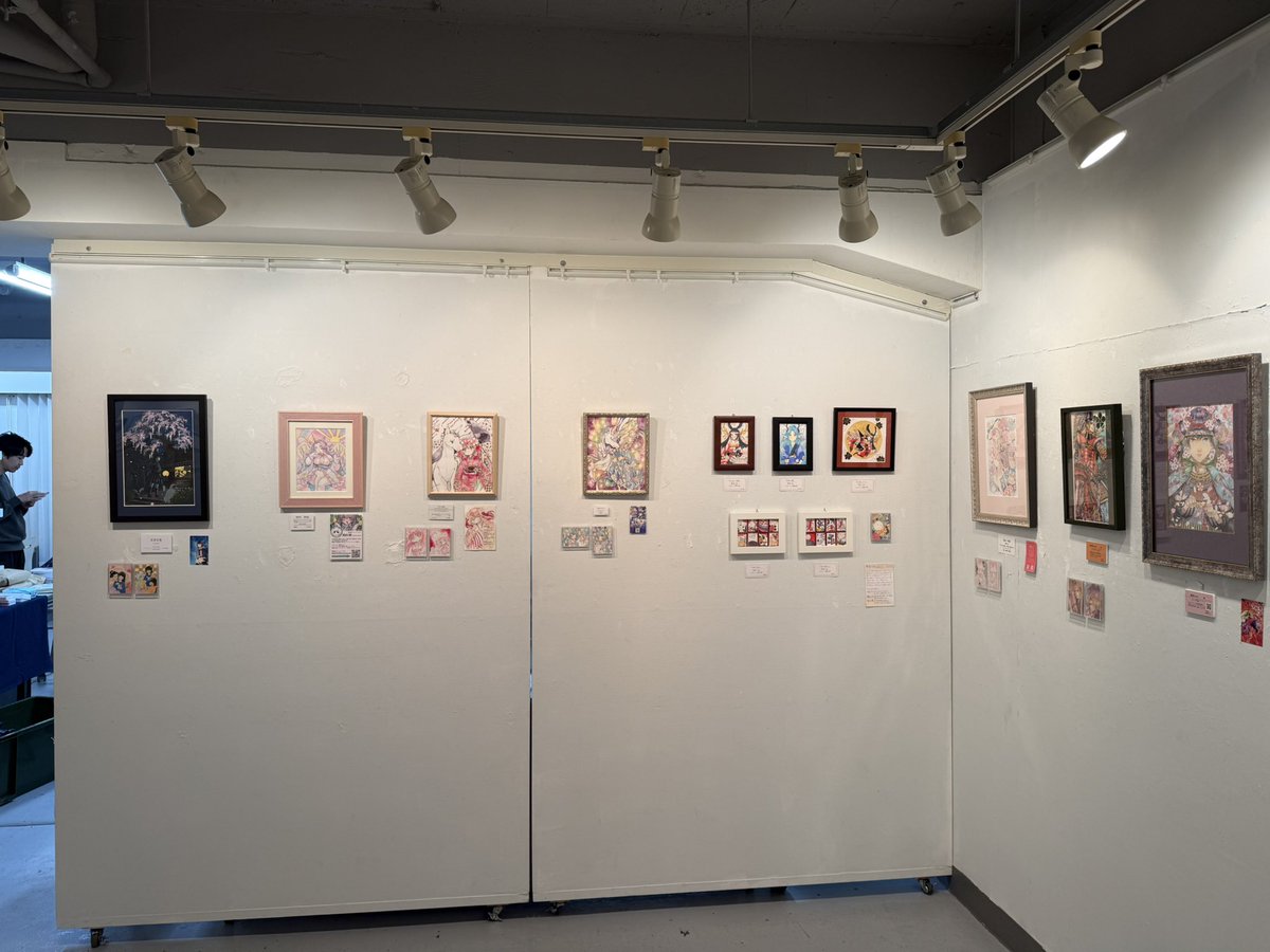 ARTs_LABo's tweet photo. 和風幻想2026｜展示が大体終わりました。未チェック、未調整ですが現在の様子です。キャプション、プロフィールカード、ATCなど何かお気付きの点がありましたらメールにてご連絡下さい。明日2/4 16:00スタートです！　#ARTsLABo https://t.co/OfxkSgtn2X