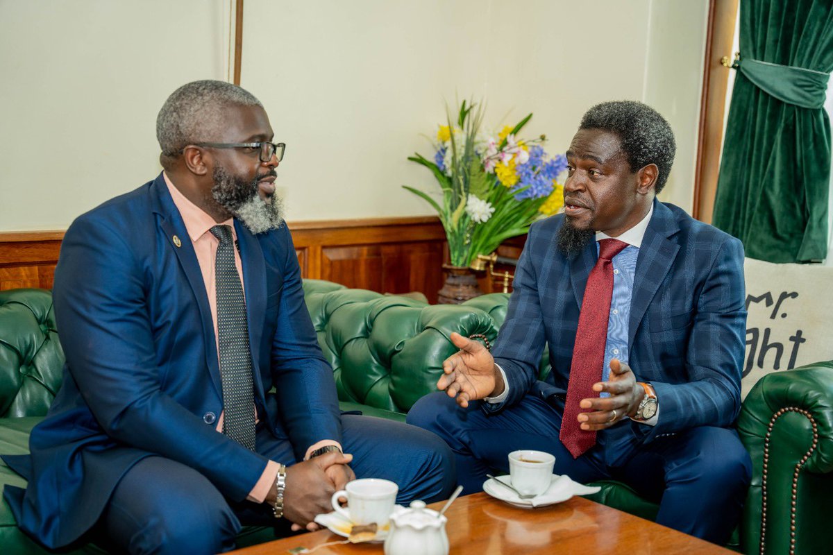 NelsonHavi's tweet photo. You cannot find any reason not to like the humble giant, Alberto Fujimori Anjichi. Seeded weed from Ebusakame has not destroyed his sober mind. With 18 years in litigation and in-house legal practice, he is the person needed as General Member Representative to the Law Society of Kenya.