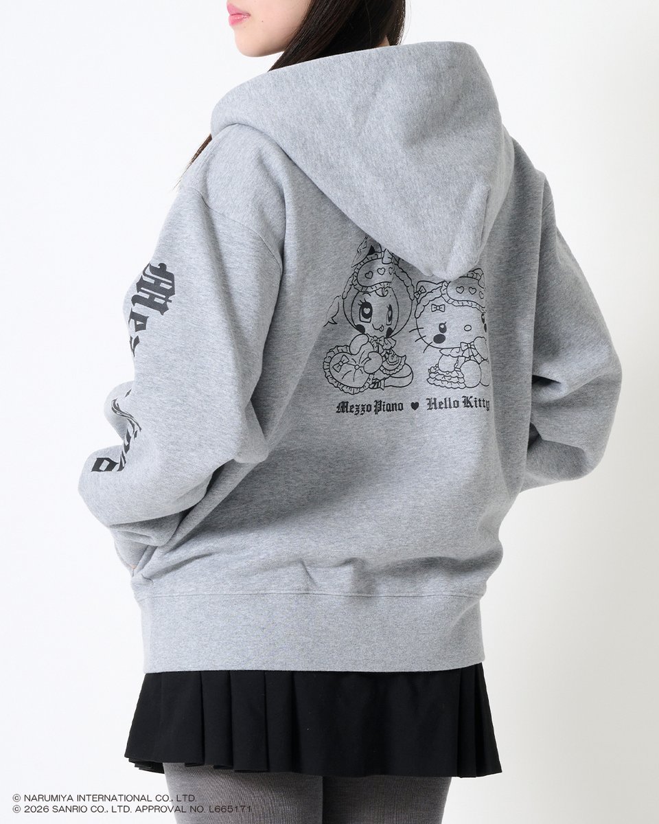 berriefan's tweet photo. 🎀SPECIAL ITEM🎀
 
ハローキティ×ベリエちゃんのコラボレーションイラストを使用したスペシャルジップパーカが登場🎀
 
オーバーサイズシルエットで、フロント・バック・袖に
コラボイラストやロゴを贅沢にあしらったデザイン。
 
使いやすいグレーとブラックの2色展開です♪

ハローキティ×ベリエちゃん ジップパーカ
価格：¥13,200(税込)
発売日：2026年2月4日(木)
発売場所：NARUMIYA HAPPY PARK、NARUMIYA ONLINE （同日10時より予約発売開始）
🛒https://t.co/cvcYzxtPn8

#ナルミヤキャラクターズ #メゾピアノ #ベリエちゃん #サンリオ #ハローキティ