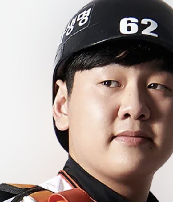 근데 이거 귀가 인서 귀인거같은데 시환이랑 규현이 귀는 확실히 아님
찾고보니까 변태같네 이게 다 심우준이 누군지 태그안해서 벌어진 일이다 내탓아님