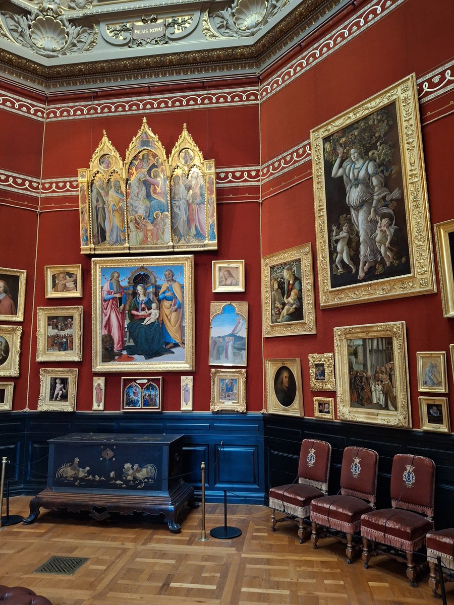 Le musée Condé, au <a href="/CdeChantilly/">Château de Chantilly</a>, propose à ses visiteurs des collections exceptionnelles, réunies au XIXe siècle par le duc d'Aumale dans un cadre magnifique. Une visite à faire et à refaire. #HDA