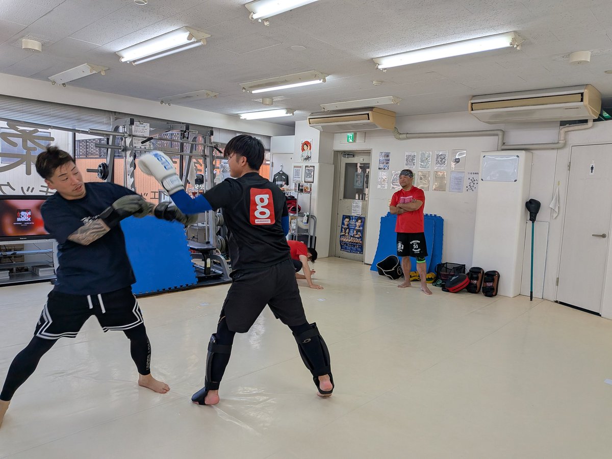 J_AUTO_TAXI's tweet photo. 今日はムエタイミット🥊
マススパーリングで終了‼️
#GRABAKA
#グラバカ
#菊田早苗 https://t.co/6ziAe9JRD3