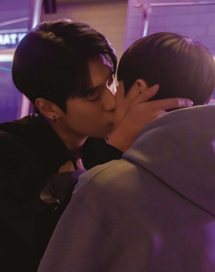 suamchanerror's tweet photo. omg my sweet married couples parents and suamchan we are waiting for them to make the internet lagging again!!! https://t.co/UrMZiHYAE1
