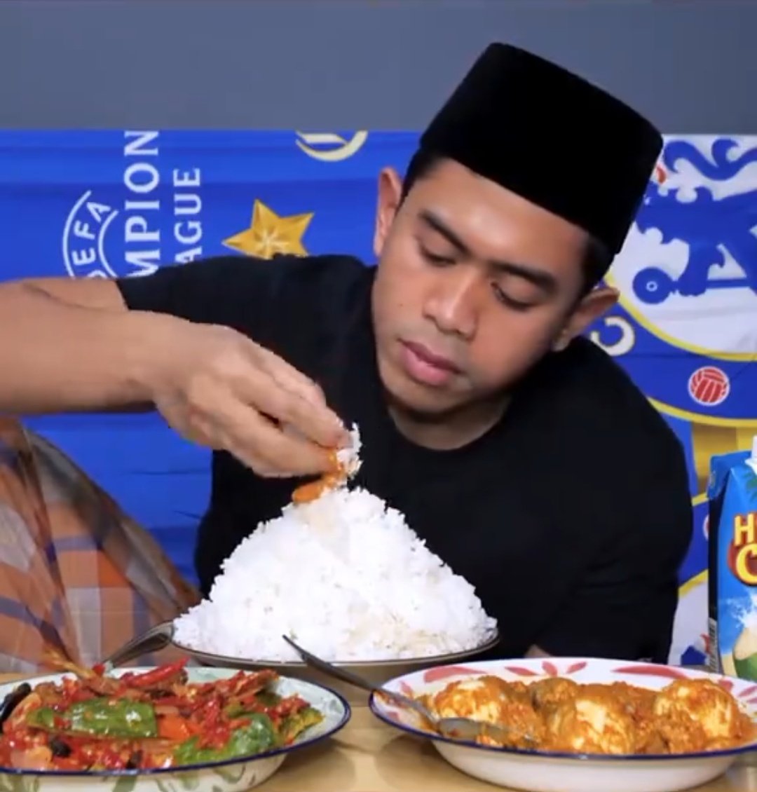 pretloe's tweet image. Keadaan saat berbuka puasa :