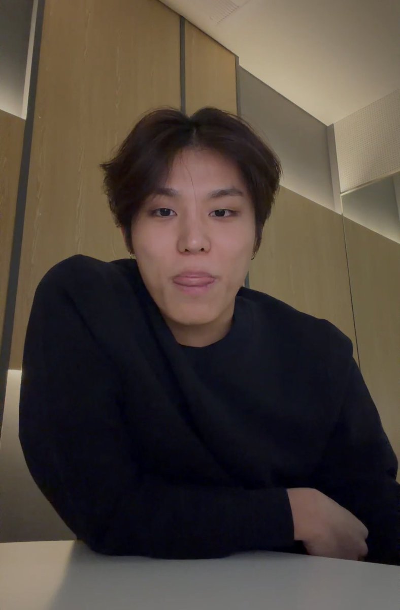 Bee 🐝🥖 tweet media