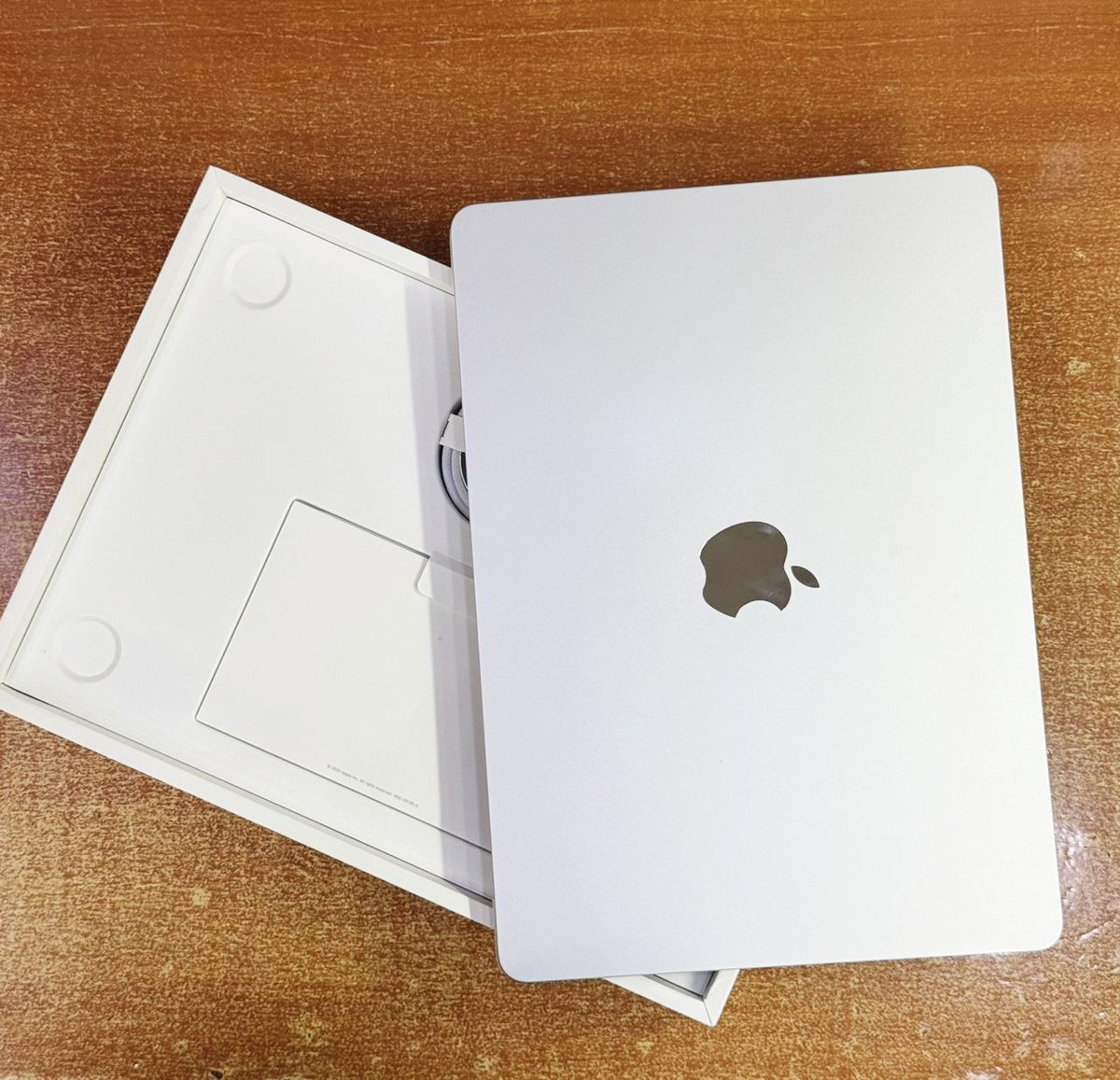 techhub_256's tweet photo. MacBook Air M4 chip, 16GB RAM, 256GB SSD, clean, 100% battery health, 2CC, barely used, silver, Touch ID.

👉🏾3,480,000 🔥 🔥 
Kindly reach out for business 🙏. https://t.co/Kd6Y0EHpNZ