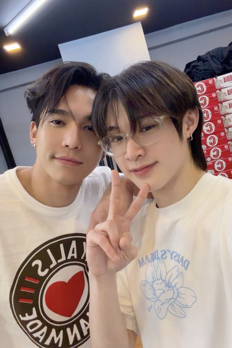 ที่สามของเธอ Your Third Series 🌅

วันนี้เติมแจมกันยังครับบบ 😊 อ้ะ ๆๆ แต่ใครคิดจะเติมแจมคงต้องอด เพราะคุณสามเขาหวงมาก! ผมล่ะอิจฉานายจริงจริ๊งงงง 😏

#ที่สามของเธอSeries
#YourThirdSeries 
#MandeeWork