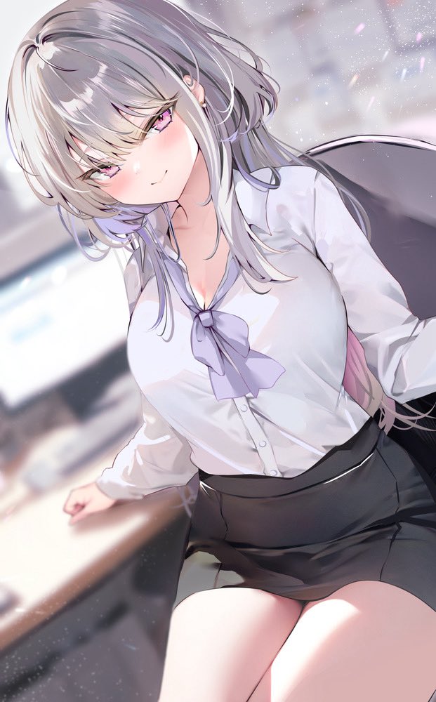 クールな後輩OLと最近よく目が合う…