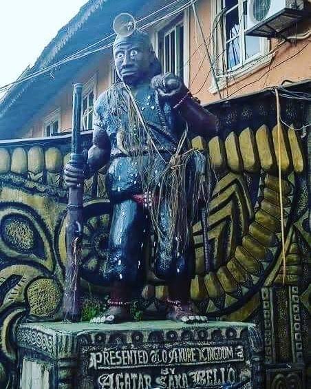 Akure South LGA: Akure, The Deji of Akure's Palace is 876 years old, originally built around 1150 AD, is recognized as a National Monument. It features 16 unique courtyards, each dedicated to specific cultural ceremonies, such as swearing oaths or naming ceremonies.