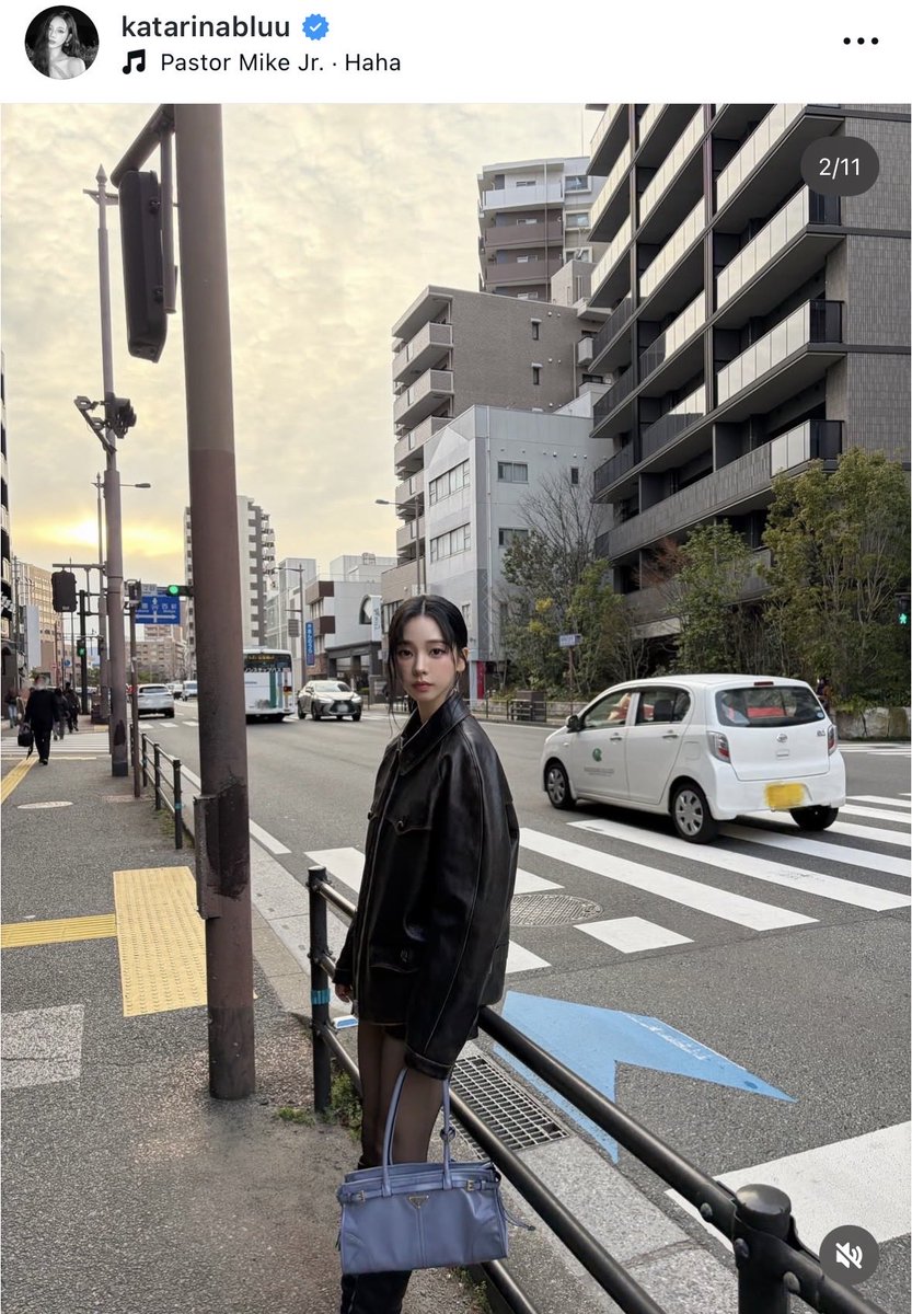 Tiiimo3125's tweet photo. フォロワー2200万人超え
aespaのカリナさんの投稿に
私のジムが映り込むという奇跡😳

お顔の横に看板が、、笑
いいことあるかもしれません☝️ https://t.co/cxNDFajqy7