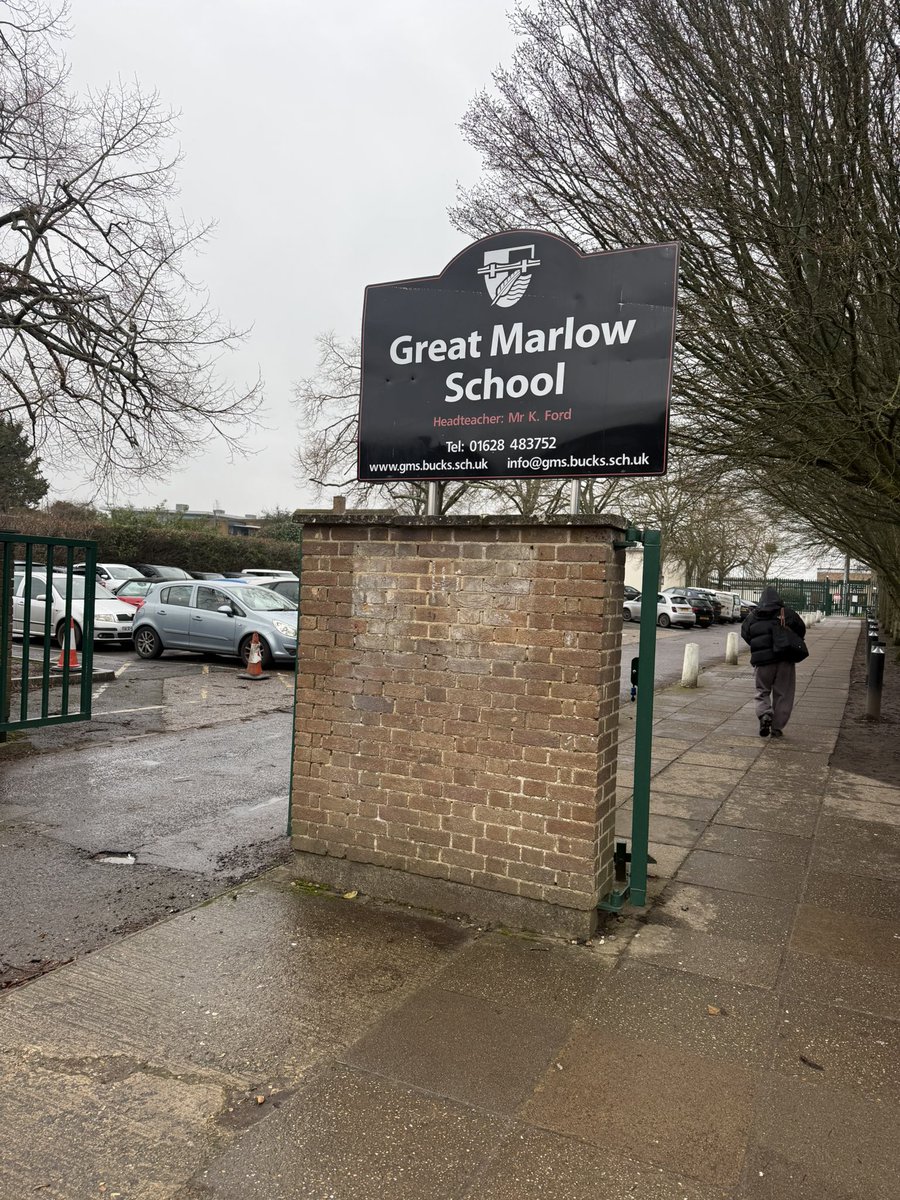 What a pleasure to deliver my ‘Curiosity Is A Career’ Talk to the Year 7’s at this morning’s Careers themed Assembly.  
Thank you <a href="/GMS_Academy/">Great Marlow School</a> for having me! I hope the year 7’s have been inspired about some creative careers!
#careersweek #creativecareers
