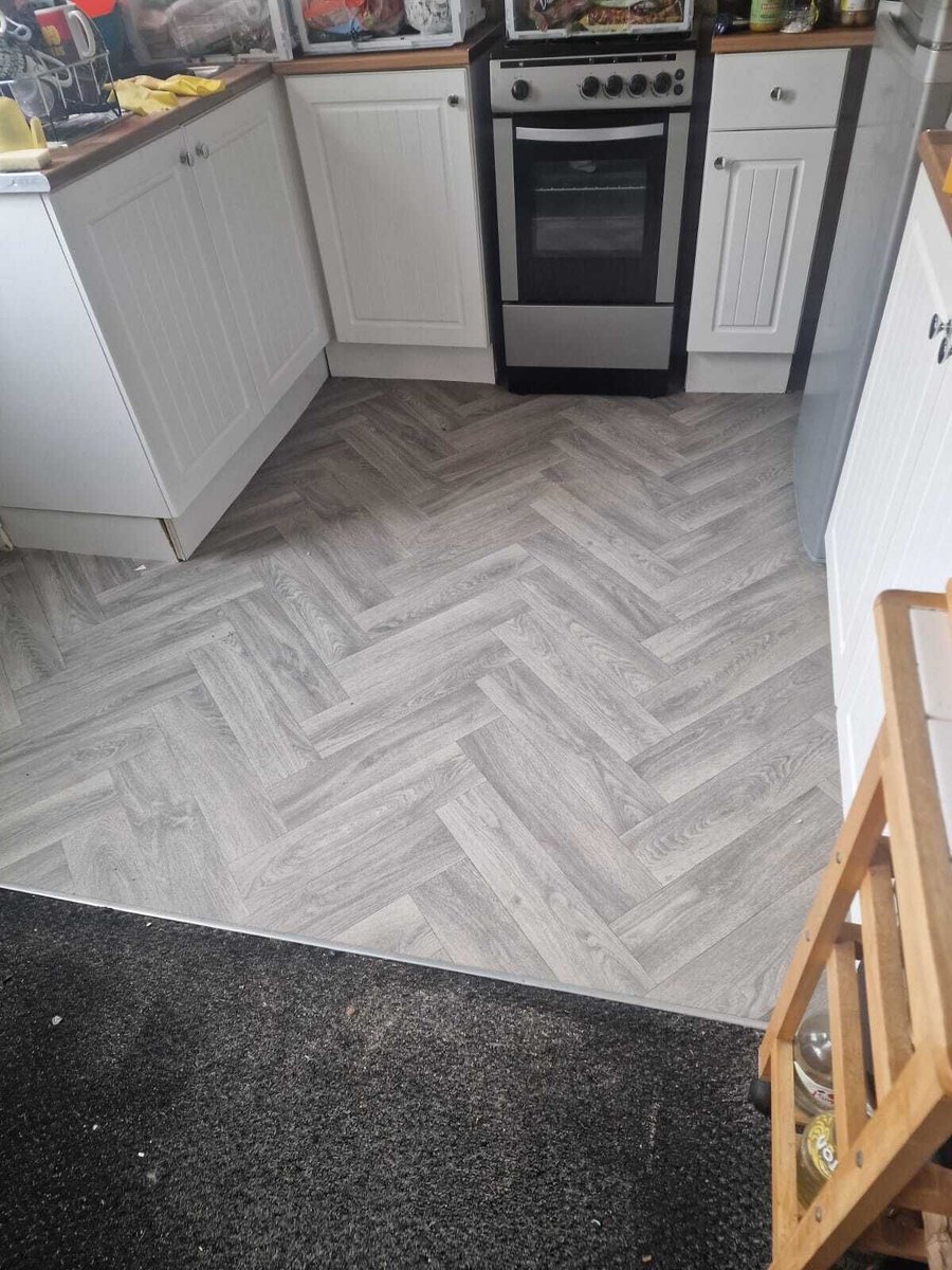 🙋 Your kitchen in need of a little TLC? Look no further! 
⭐ WE HAVE A HUGE RANGE OF FLOORING OPTIONS TO SUIT ANY BUDGET.
Get in touch for your no-obligation quote today. See how much we can save you.

#expertise #experience #carpets #carpetfitting #freemeasuring