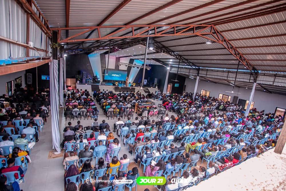 antoniolumeku's tweet image. Revivez en images 📸 les moments forts des deux cultes dominicaux du dimanche 01 février 2026 à Alpha 40 Lubumbashi, marqués par l’intervention du pasteur.

Merci au Prophète Pasteur Pasteur Gedeon Mulumba  et à Maman Patience pour l’invitation.
#Alpha40 #Jésus #Dieu #Lubumbashi