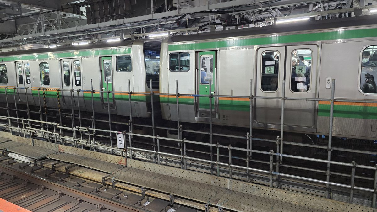 DogLowLife's tweet image. 시부야 퇴근시간전철 쉽지않습니다 개짜부되고있습니다