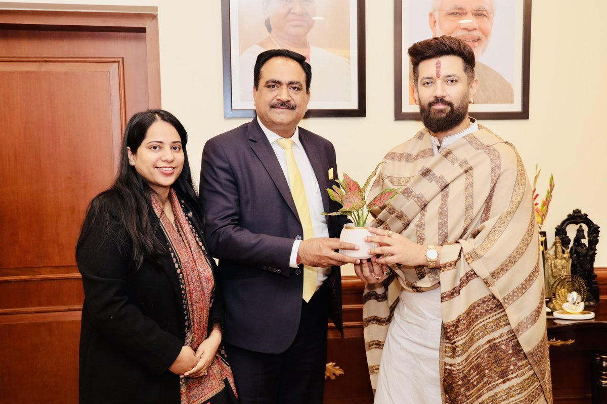 rkswami's tweet photo. Great pleasure to meet Hon’ble Minister of Food Processing Industries Shri 
Chirag Paswan ji @officeofchirag

 His forward-looking vision, energy &amp; strong leadership are making a real difference in enabling ease of doing business in the food industry
@MOFPI_GOI 
@GodrejIndGroup https://t.co/oDjY4jjKJd
