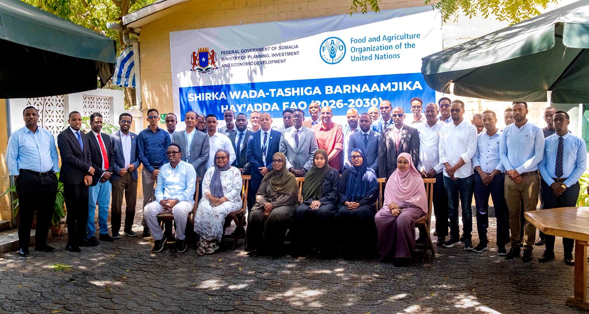 FAOSomalia's tweet image. The Director General of @MoPIED_Somalia, Mr @Moshireh, officially opened the #FAO Country Programming Framework consultative #CPF meeting with Federal and Federal Member States officials, underscoring the need for a transformative agenda in the face of climate change impacts.