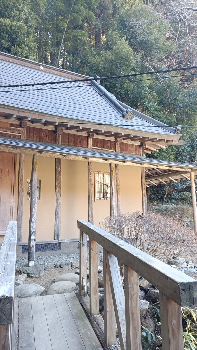 東京日の出武家屋敷の茶室、修繕完了間近‼
凛とした静けさが戻り、すでに茶道利用のご予約もいただいております

武家屋敷ならではの空間で
🍵 #茶道体験
和装👘#コスプレ撮影
📺 TV・映画の #映像ロケ にも最適✨

#忍者 も良いけど茶室もね😊

➡ instagram.com/reel/DUSigSLDN…