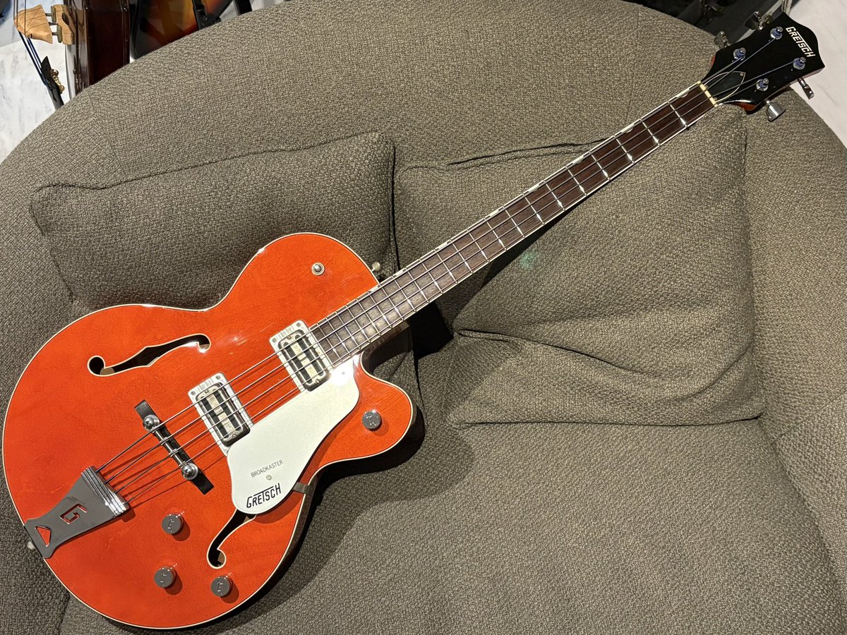 Gretsch G6119B Broadkaster Bass 2010 ¥220,000- #GIBホヤホヤ