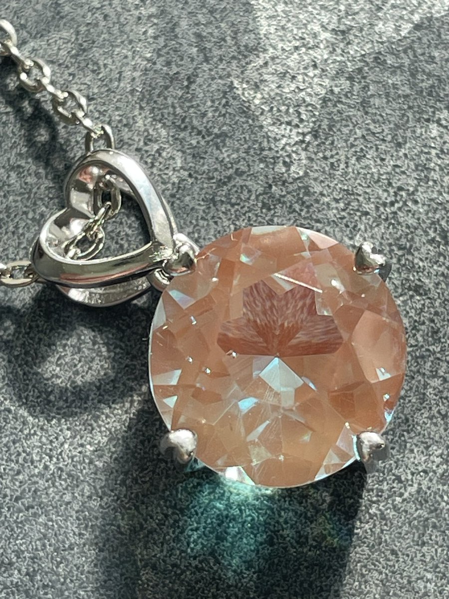 アンティークサフィレットのネックレスをアップしました。 背面の細か