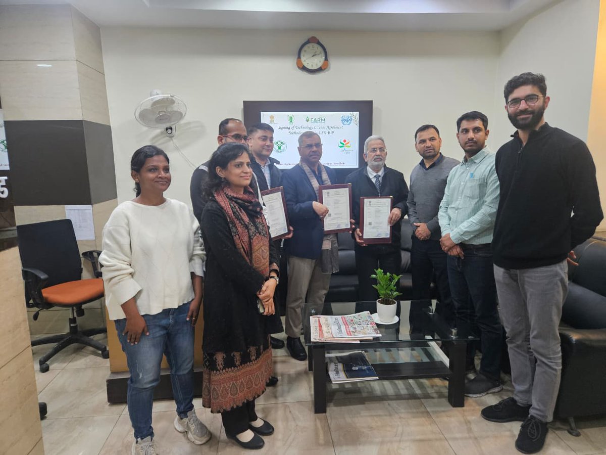 IndiaHil's tweet photo. HIL (India) Limited has signed a Technology Transfer Agreement with ICAR–Indian Institute of Horticultural Research (IIHR) and Agrinnovate India Ltd. for the transfer of Trichoderma viride 1.5% WP technology from IIHR to HIL. https://t.co/YPTpcSSxFs