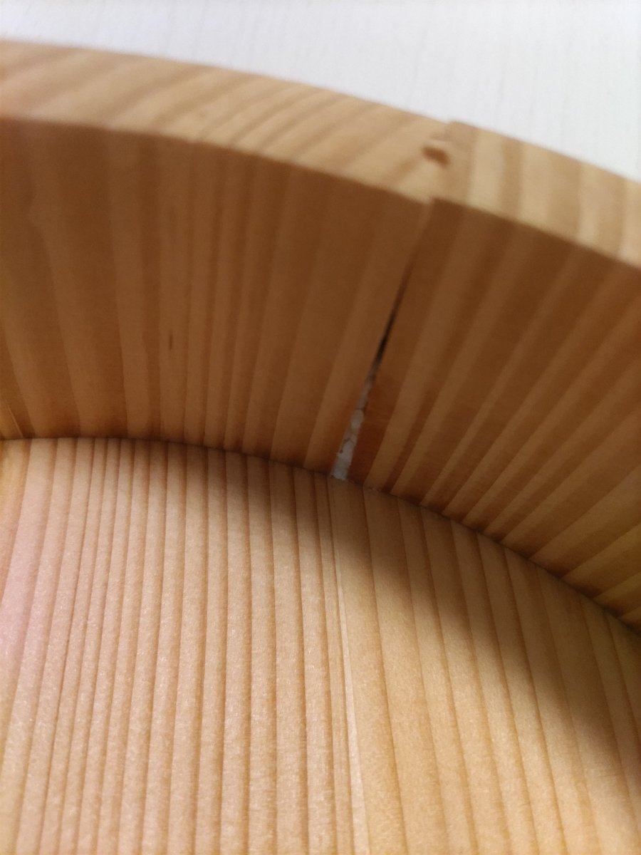 Matcha168An's tweet image. 寿司桶に隙間ができたら買い替えるしかないんかなぁ…
家族で楽しい思い出が詰まった寿司桶…🥲ティッシュ詰めた