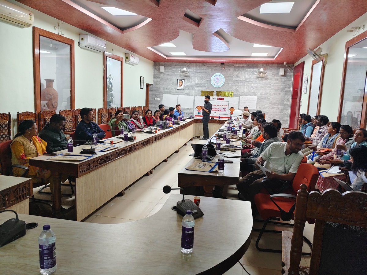 Catalysts4SA's tweet photo. Chhattisgarh update 📍
With support from @AxisBank, Udbhav Programme trained 130+ child protection functionaries across Jagdalpur, Surguja &amp; Durg on JJ Act, 2015, UNCRC &amp; effective case management. https://t.co/rOeMySM1at
